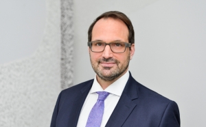 Dr. Tobias Rudolph